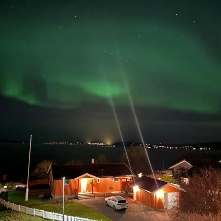 Leilighet med hage og stort bad Lejlighed *