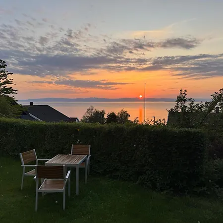 With Garden Lägenhet