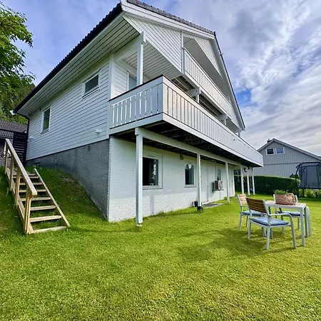 Leilighet med hage og stort bad * Malvik