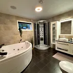 Apartment With Garden